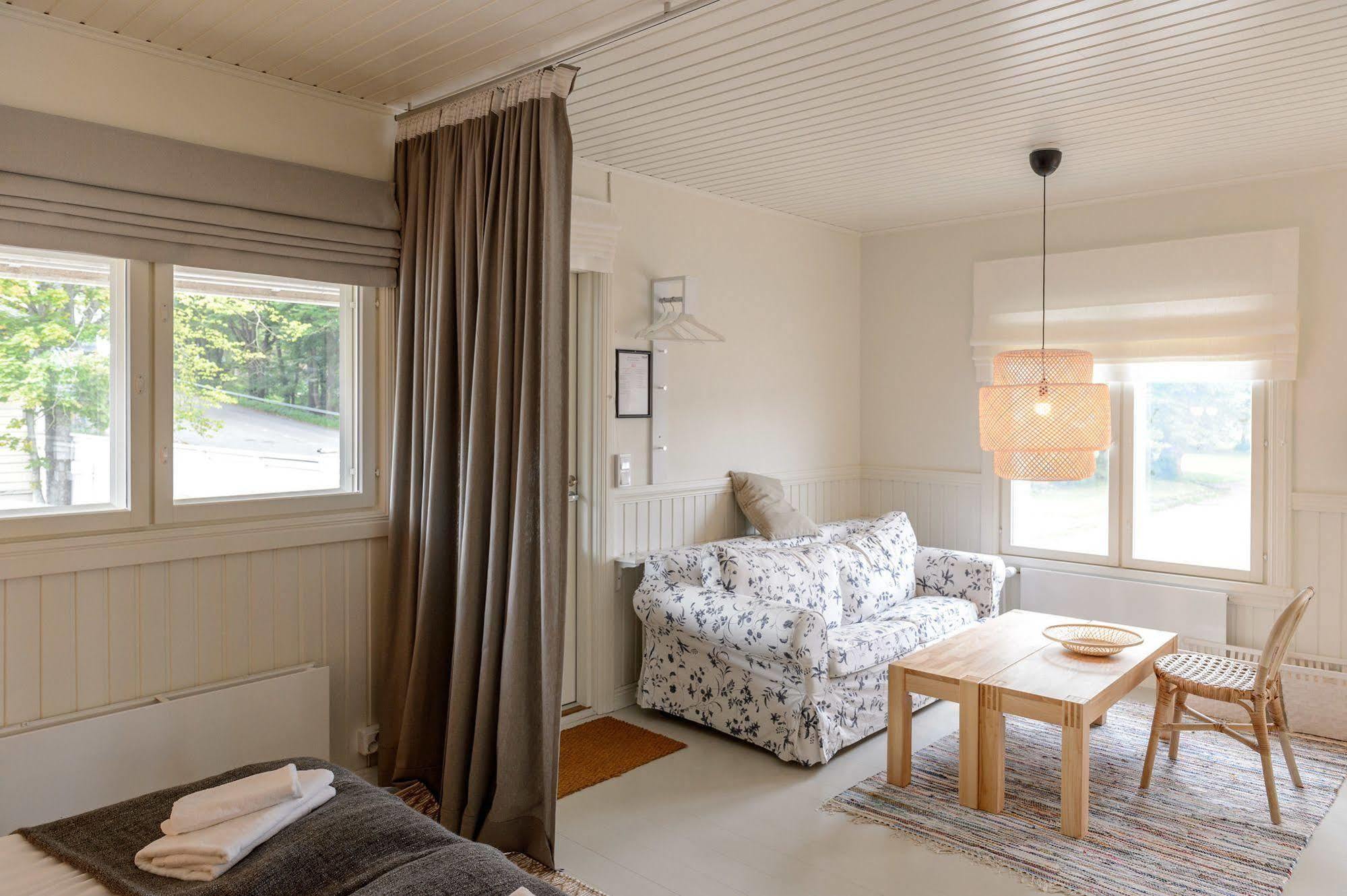 Hotel Bulevard Ханко Екстериор снимка