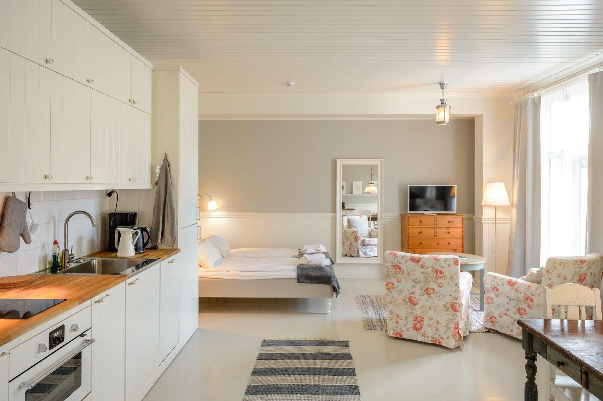 Hotel Bulevard Ханко Екстериор снимка
